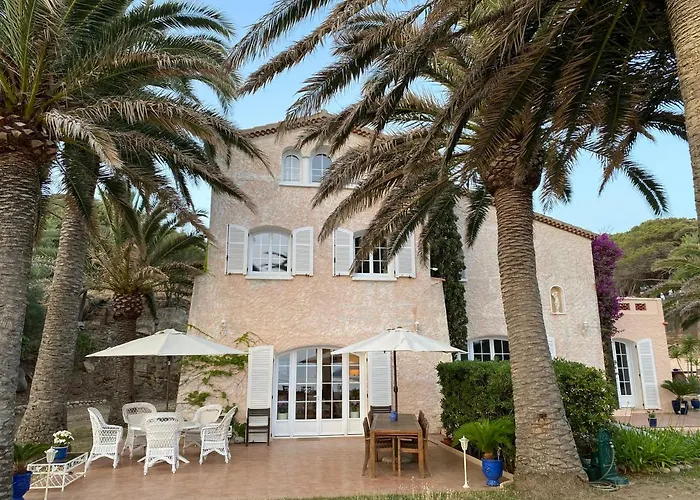 Les Palmiers Maison d'hôtes *